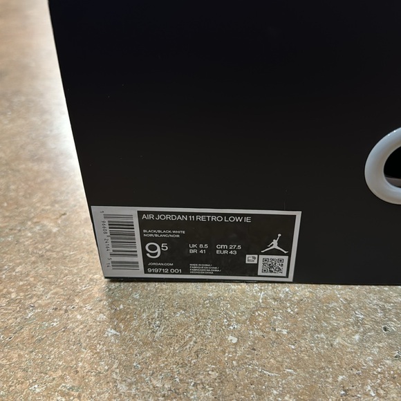 Air Jordan 11 Retro Low IE - Picture 5 of 7